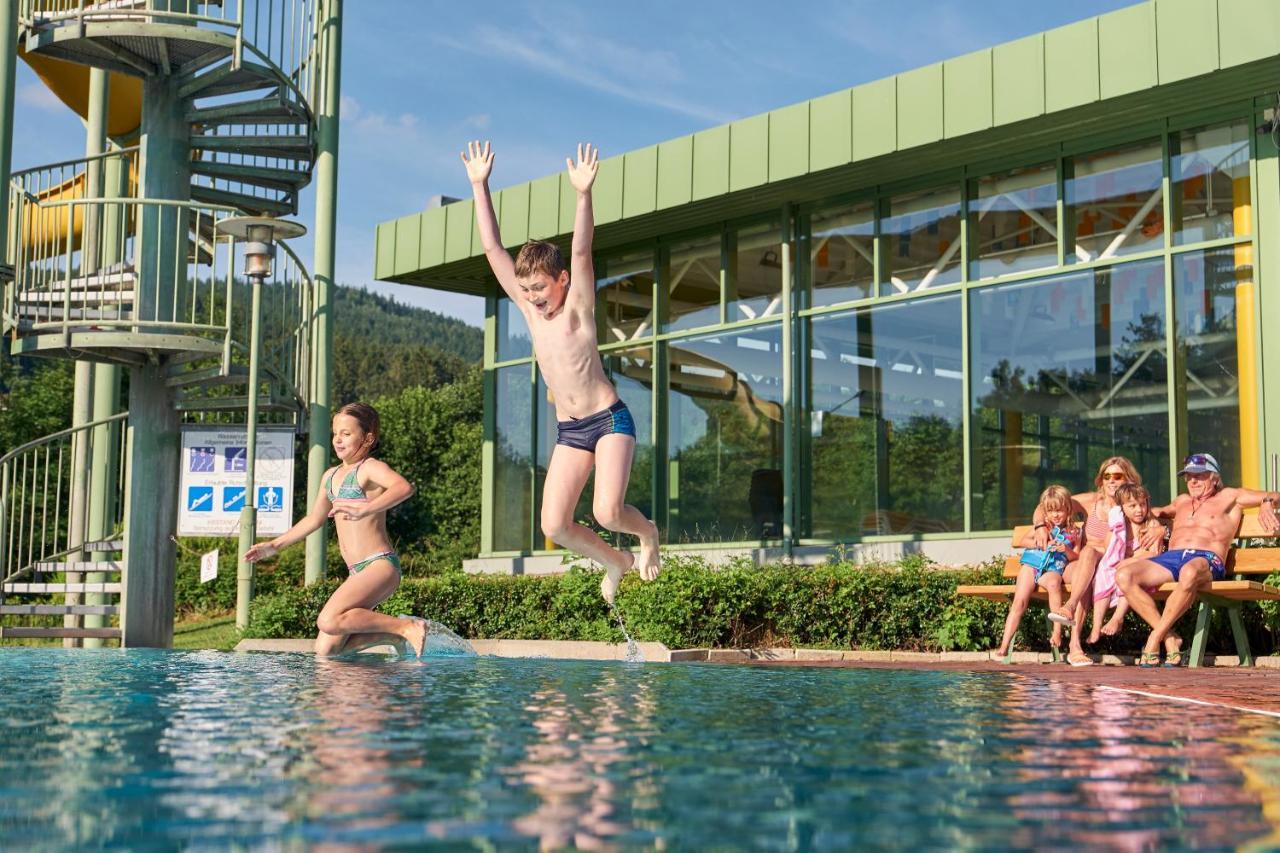 Wander Und Aktiv Hotel Roesslwirt Lam Luaran gambar