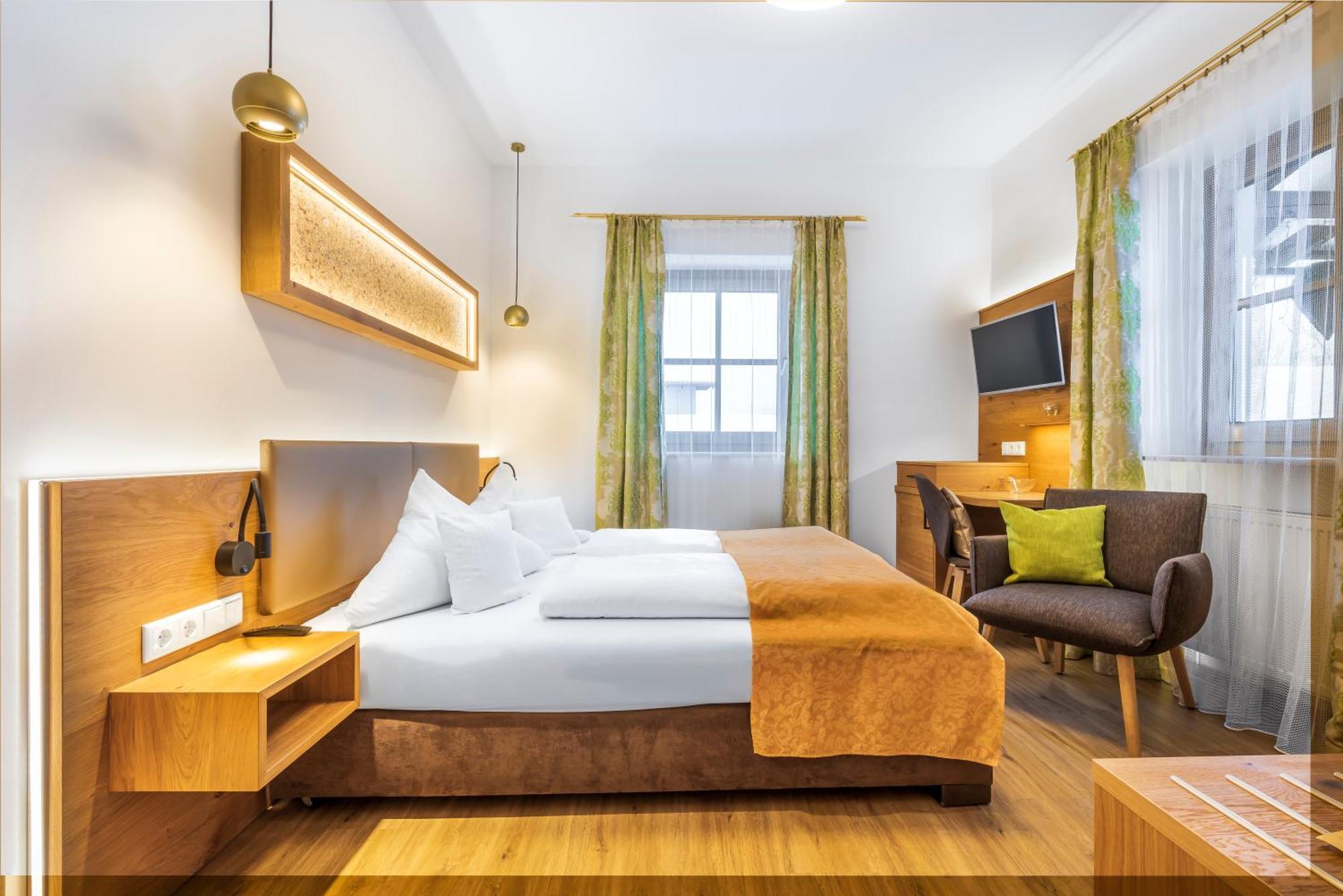 Wander Und Aktiv Hotel Roesslwirt Lam Luaran gambar