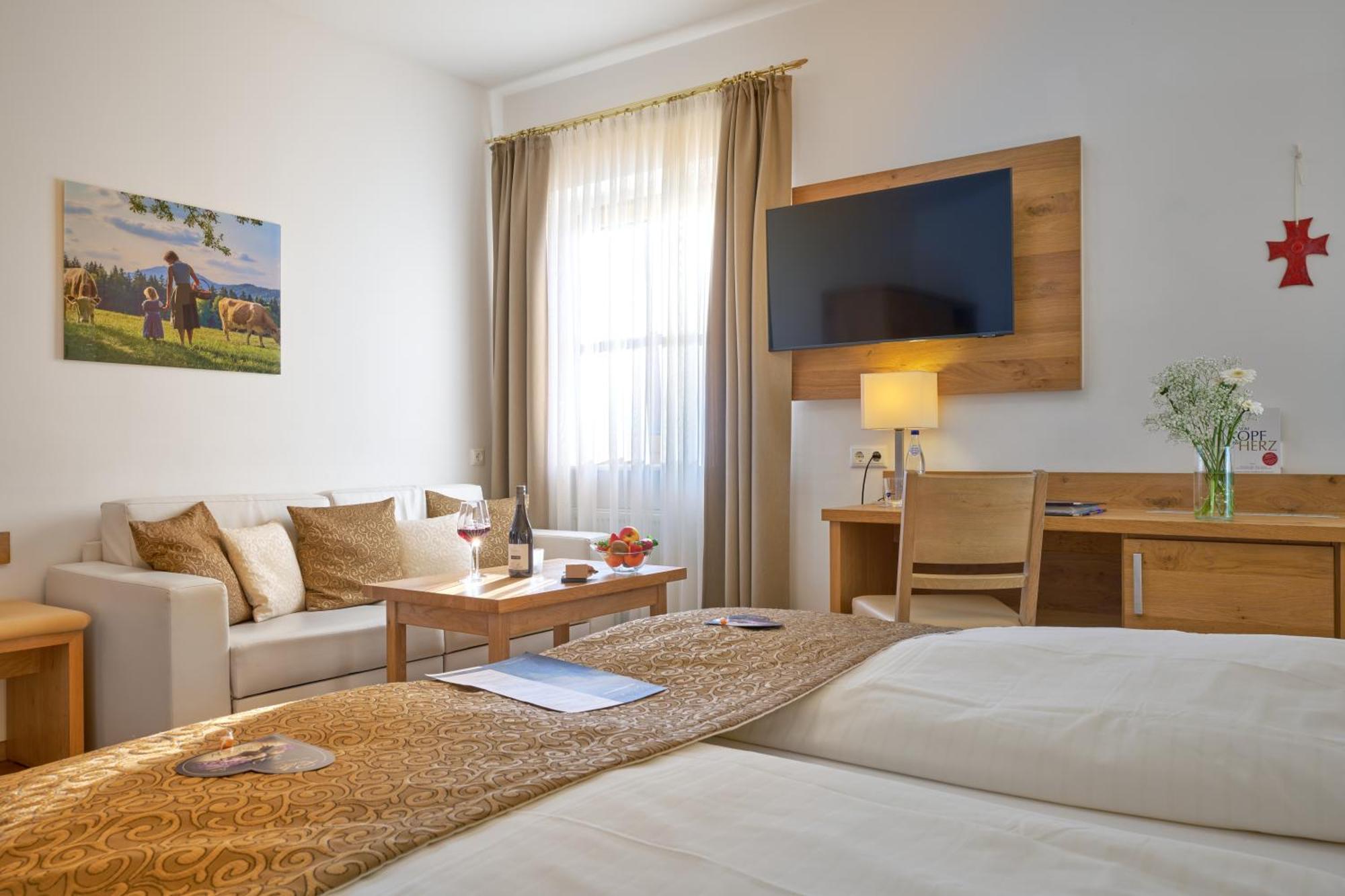 Wander Und Aktiv Hotel Roesslwirt Lam Luaran gambar