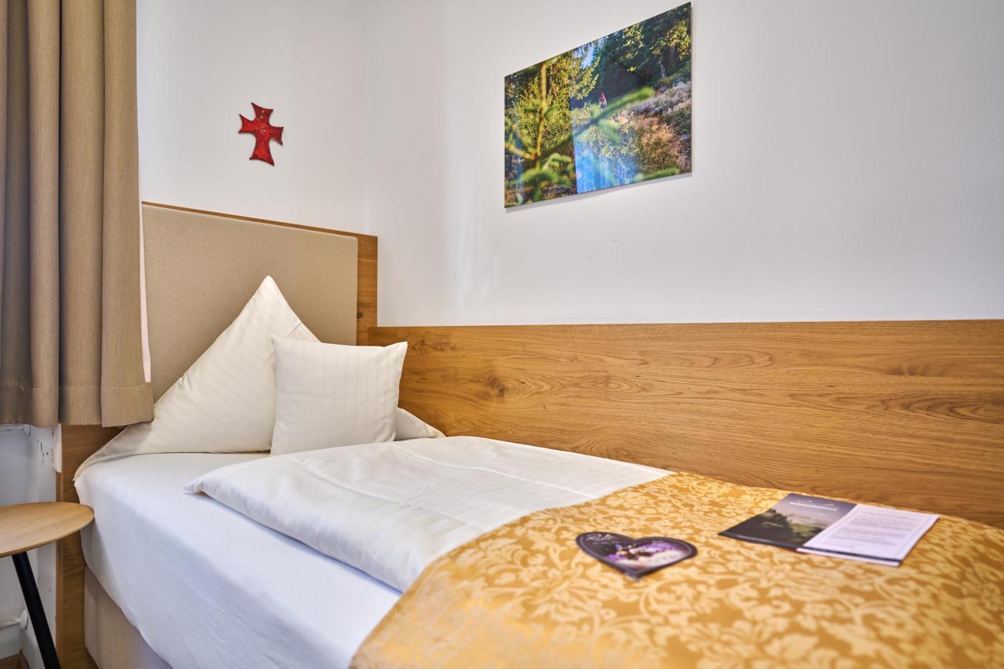 Wander Und Aktiv Hotel Roesslwirt Lam Luaran gambar